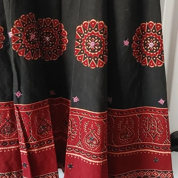Willi Smith Maxi Skirt Sz 6 Black & Red Indian Sari-Style W/ Embroidered Mirrors - Picture 10 of 11